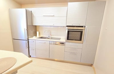 Miete einer geräumigen 4-Zimmer-Wohnung in St. St. Constantine and Helena, Varna, Bulgarien